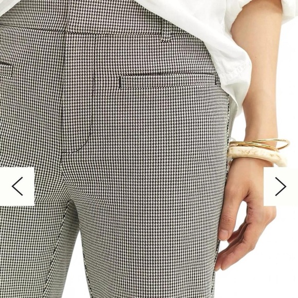 NWT-Anthropologie Essential Kick Flare Pants Size 8 - Black & White Houndstooth - Picture 1 of 9
